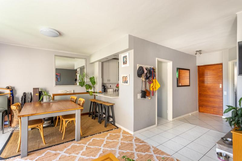 To Let 4 Bedroom Property for Rent in Pinelands Western Cape